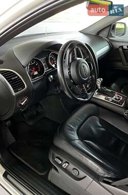 Позашляховик / Кросовер Audi Q7 2015 в 