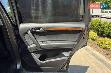 Внедорожник / Кроссовер Audi Q7 2012 в 