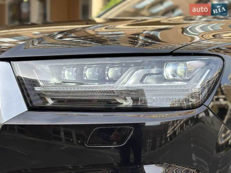 Позашляховик / Кросовер Audi Q7 2016 в Києві