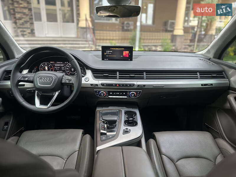 Позашляховик / Кросовер Audi Q7 2016 в Києві