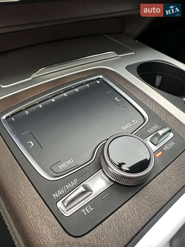 Позашляховик / Кросовер Audi Q7 2016 в Києві