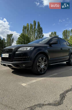 Внедорожник / Кроссовер Audi Q7 2012 в 