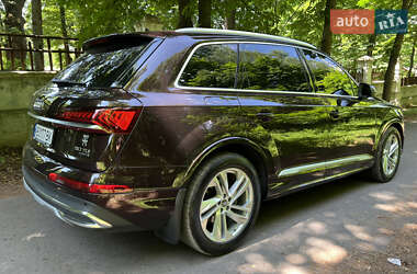Внедорожник / Кроссовер Audi Q7 2020 в 
