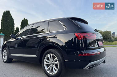 Внедорожник / Кроссовер Audi Q7 2019 в 