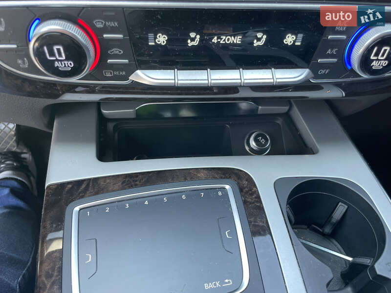 Позашляховик / Кросовер Audi Q7 2019 в Рава-Руській