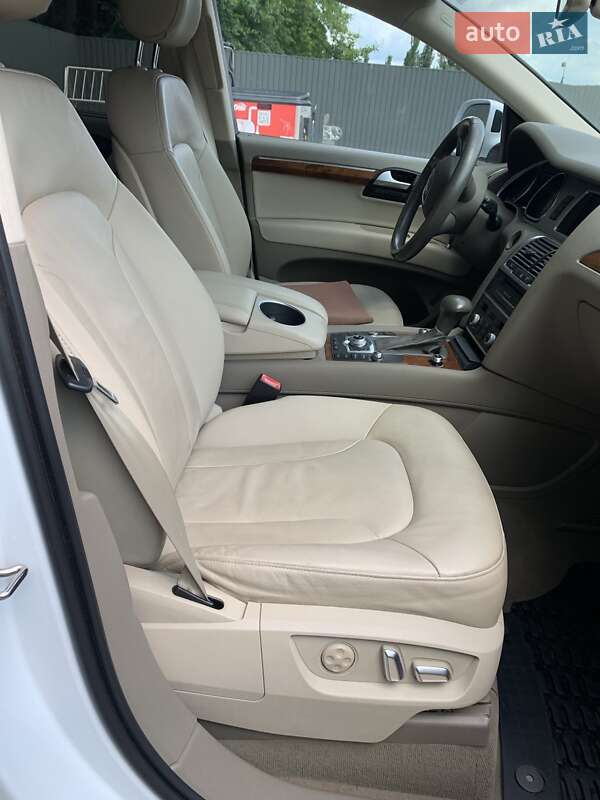 Позашляховик / Кросовер Audi Q7 2015 в Хмельницькому