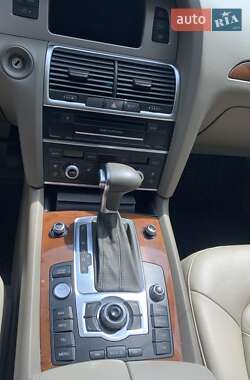 Внедорожник / Кроссовер Audi Q7 2015 в 