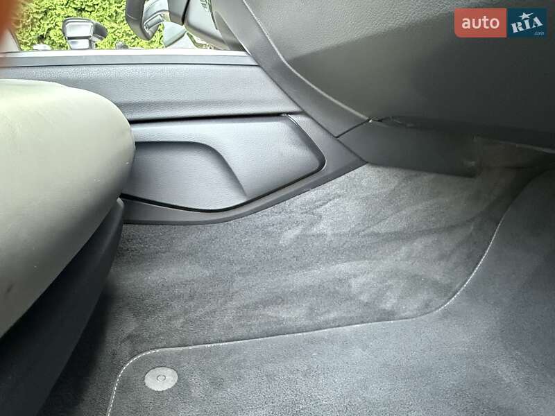 Внедорожник / Кроссовер Audi Q7 2017 в Ровно фото 68 Внедорожник / Кроссовер Audi Q7 2017 в Ровно