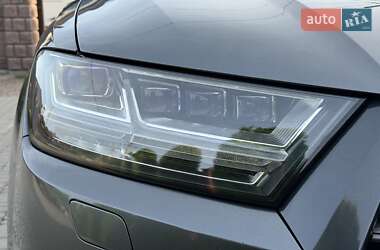 Внедорожник / Кроссовер Audi Q7 2017 в 