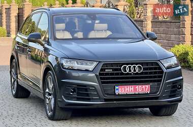 Внедорожник / Кроссовер Audi Q7 2017 в 