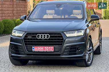 Внедорожник / Кроссовер Audi Q7 2017 в 