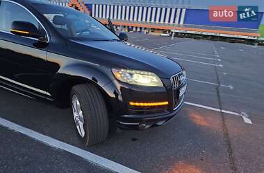 Позашляховик / Кросовер Audi Q7 2013 в 