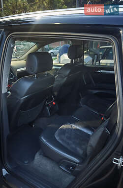 Позашляховик / Кросовер Audi Q7 2006 в 