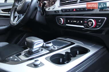 Внедорожник / Кроссовер Audi Q7 2017 в 