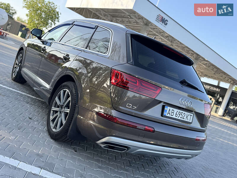 Позашляховик / Кросовер Audi Q7 2018 в Тульчині