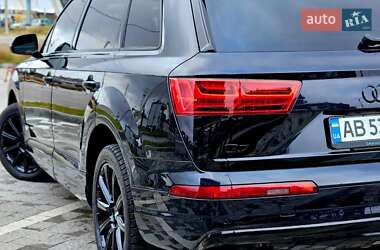 Внедорожник / Кроссовер Audi Q7 2016 в 