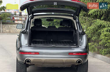 Внедорожник / Кроссовер Audi Q7 2015 в 