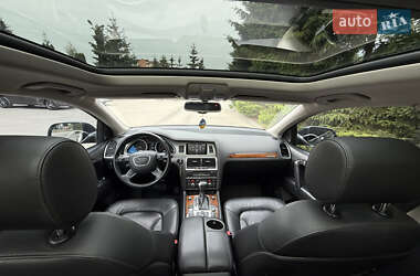 Внедорожник / Кроссовер Audi Q7 2015 в 