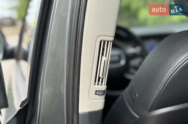 Внедорожник / Кроссовер Audi Q7 2015 в 