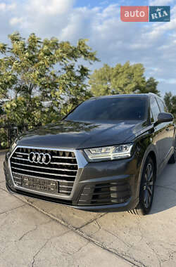 Внедорожник / Кроссовер Audi Q7 2016 в Днепре