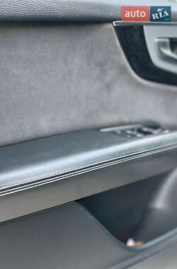 Внедорожник / Кроссовер Audi Q7 2016 в 