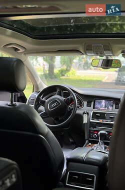 Позашляховик / Кросовер Audi Q7 2013 в 