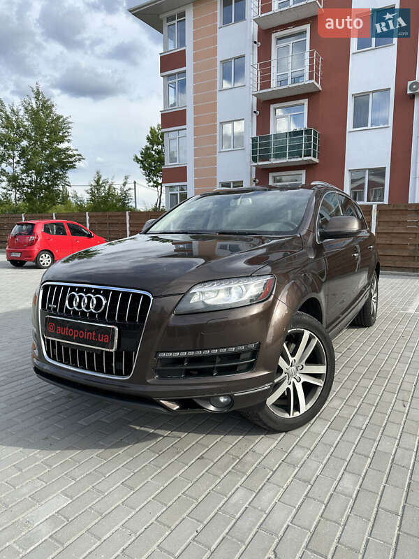 Внедорожник / Кроссовер Audi Q7 2013 в 