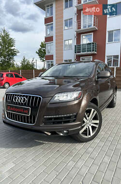 Внедорожник / Кроссовер Audi Q7 2013 в 