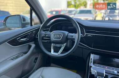 Внедорожник / Кроссовер Audi Q7 2022 в 
