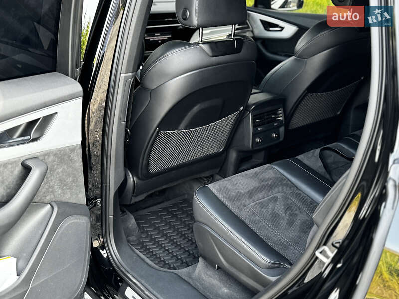 Позашляховик / Кросовер Audi Q7 2021 в Тернополі