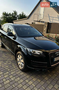 Внедорожник / Кроссовер Audi Q7 2015 в 