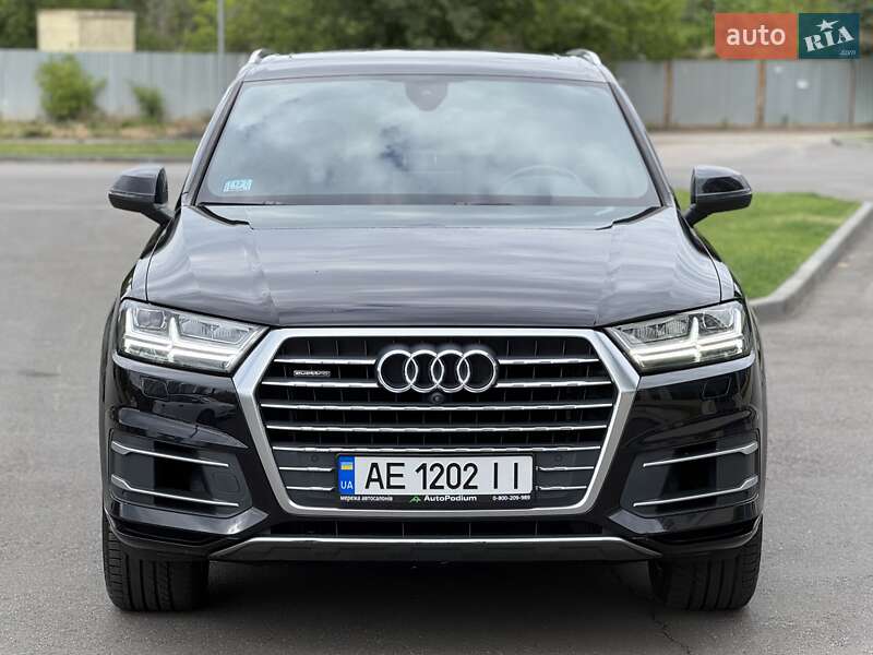Позашляховик / Кросовер Audi Q7 2016 в Дніпрі