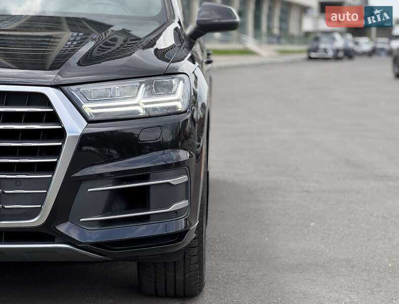 Позашляховик / Кросовер Audi Q7 2016 в Дніпрі