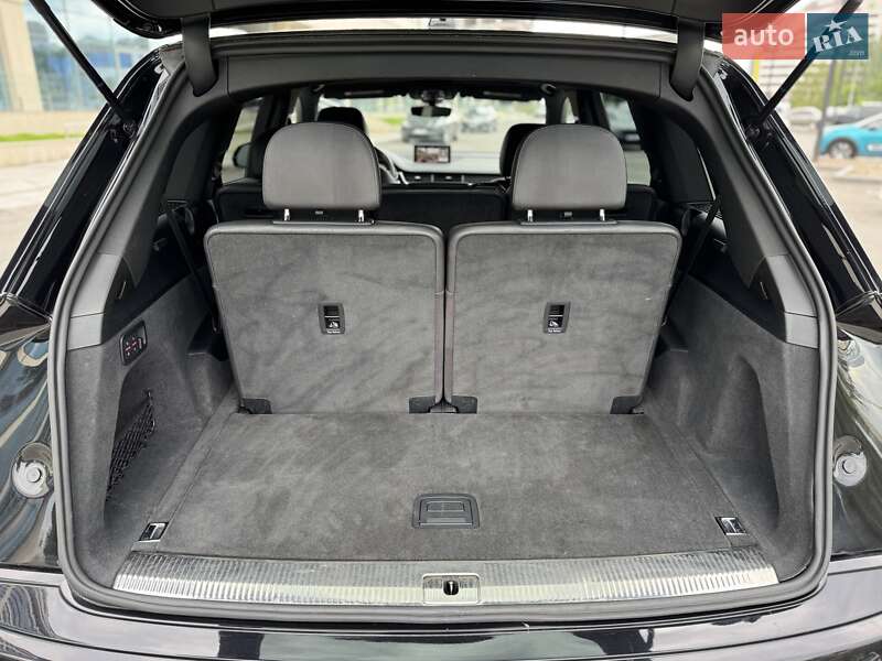 Позашляховик / Кросовер Audi Q7 2016 в Дніпрі