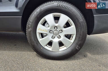 Позашляховик / Кросовер Audi Q7 2007 в 