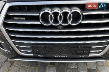Позашляховик / Кросовер Audi Q7 2016 в 