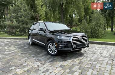 Позашляховик / Кросовер Audi Q7 2016 в 