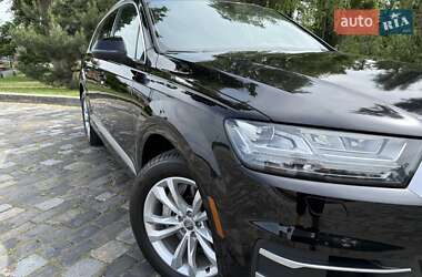Позашляховик / Кросовер Audi Q7 2016 в 