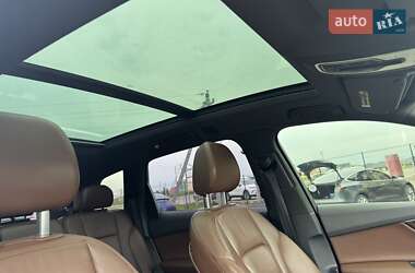 Внедорожник / Кроссовер Audi Q7 2016 в 