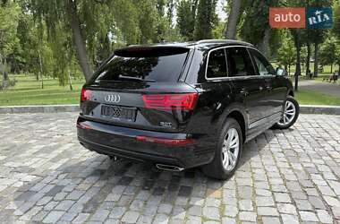 Позашляховик / Кросовер Audi Q7 2016 в 