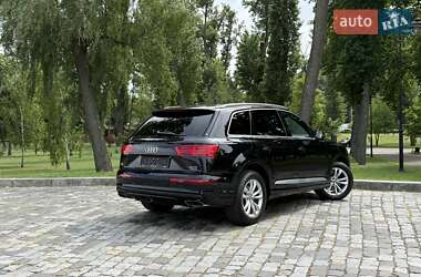 Позашляховик / Кросовер Audi Q7 2016 в 
