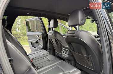 Позашляховик / Кросовер Audi Q7 2016 в 