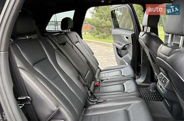 Позашляховик / Кросовер Audi Q7 2016 в 