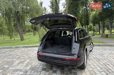 Позашляховик / Кросовер Audi Q7 2016 в 