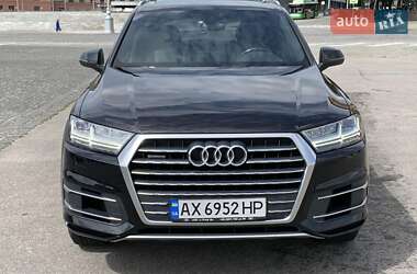Позашляховик / Кросовер Audi Q7 2017 в 