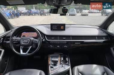 Позашляховик / Кросовер Audi Q7 2017 в 