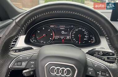 Внедорожник / Кроссовер Audi Q7 2016 в 