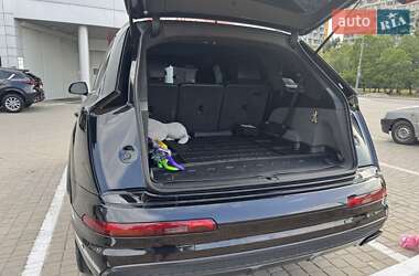 Внедорожник / Кроссовер Audi Q7 2019 в 