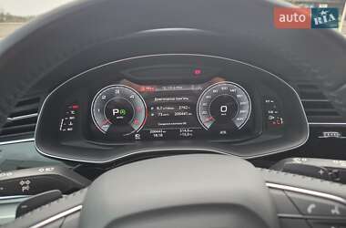 Позашляховик / Кросовер Audi Q7 2020 в 