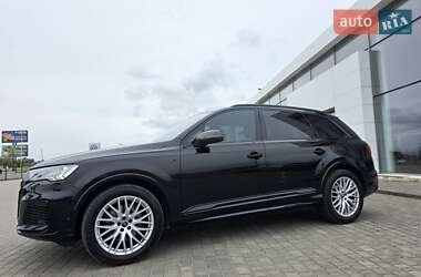 Позашляховик / Кросовер Audi Q7 2020 в 